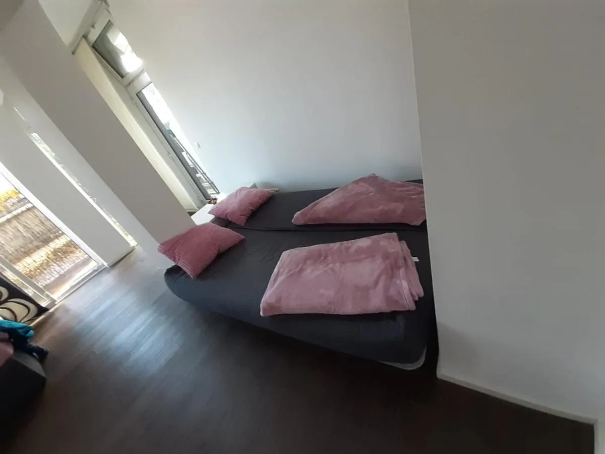 Luxurioese Wohnung Mit Eigenem Garten 奥格斯堡 0*,